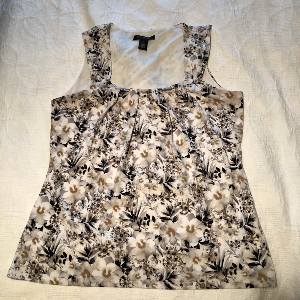 Sleeveless White House Black Market top